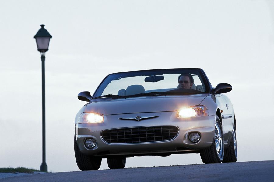  Chrysler Sebring Convertible 2001 года  (фото 15 из 21)
